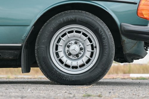 1985 Mercedes-Benz 280TE Automatic S123 Te koop (foto 18 van 229)