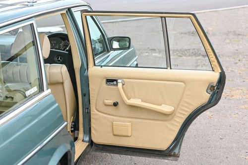 1985 Mercedes-Benz 280TE Automatic S123 Te koop (foto 81 van 229)