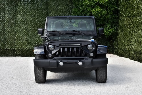 2016 Jeep Wrangler Sahara SUV 220CI V6 Te koop (foto 2 van 75)
