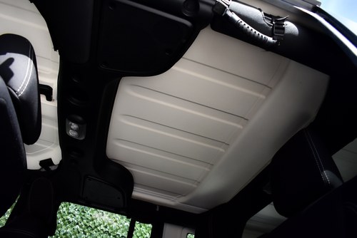 2016 Jeep Wrangler Sahara SUV 220CI V6 Te koop (foto 22 van 75)