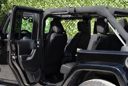 2016 Jeep Wrangler Sahara SUV 220CI V6 Te koop (foto 43 van 75)