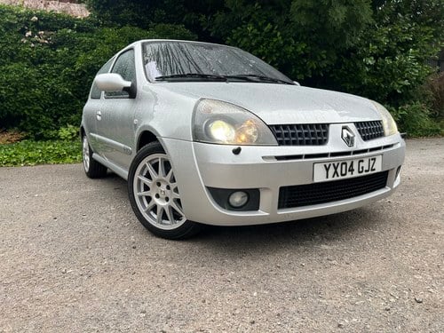 2004 Renault Clio 182 zum Verkauf (Bild 17 von 102)