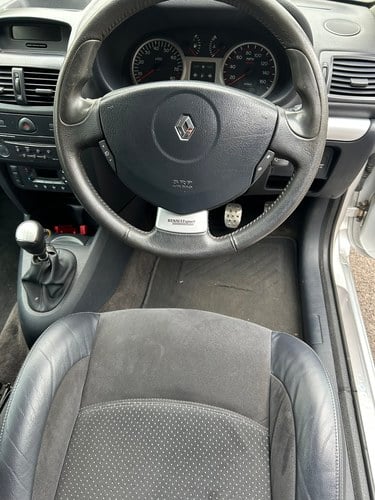 2004 Renault Clio 182 zum Verkauf (Bild 29 von 102)