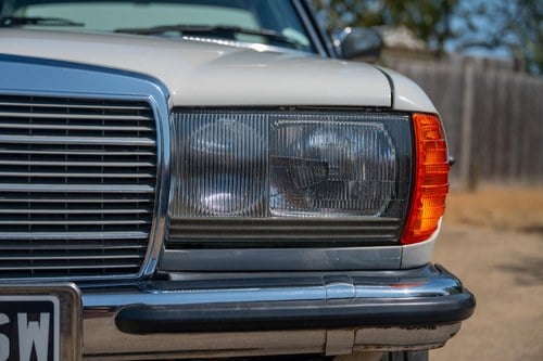 1981 Mercedes-Benz 230CE Automatic RHD C123 zum Verkauf (Bild 102 von 212)