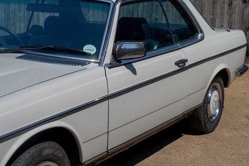 1981 Mercedes-Benz 230CE Automatic RHD C123 zum Verkauf (Bild 157 von 212)