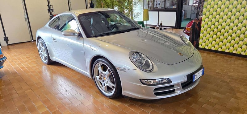 2005 Porsche 911 - 1 2005 Porsche 911 - 1