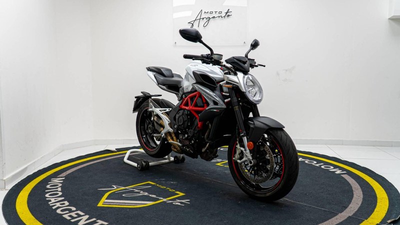 2019 MV Agusta Brutale 800 - 2 2019 MV Agusta Brutale 800 - 2