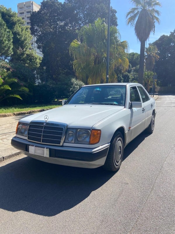 1991 Mercedes E Class - 1 1991 Mercedes E Class - 1