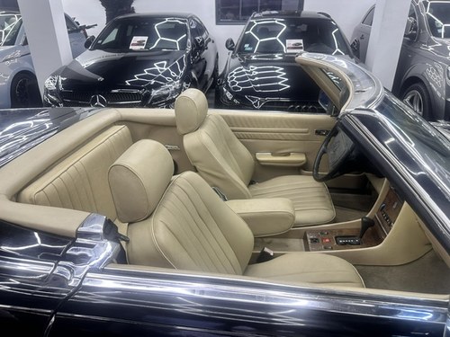 1989 Mercedes-Benz 560 SL (R107) à vendre (picture 18 of 26)
