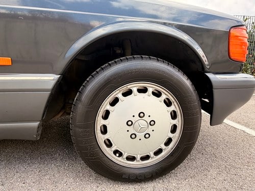 1991 Mercedes-Benz 300 SE W126 - Manual à vendre (picture 13 of 56)