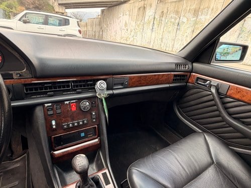1991 Mercedes-Benz 300 SE W126 - Manual à vendre (picture 18 of 56)
