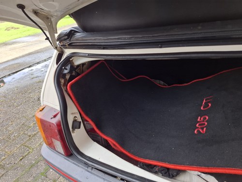 1988 Peugeot 205 CTI 1.6L Phase 2 zum Verkauf (Bild 37 von 95)