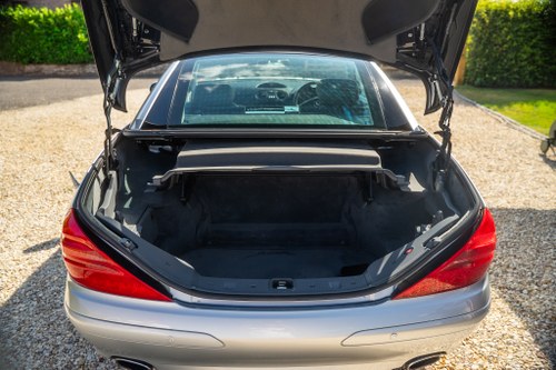 2006 Mercedes-Benz SL350 R230 - 21,000 Miles à vendre (picture 81 of 146)