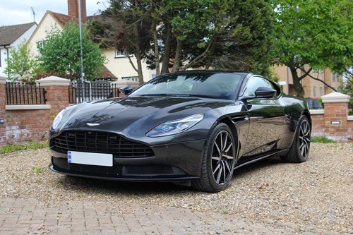 2017 Aston Martin DB11 Launch Edition - AMR Upgrade Te koop (foto 11 van 151)