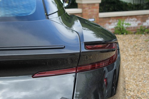 2017 Aston Martin DB11 Launch Edition - AMR Upgrade Te koop (foto 93 van 151)
