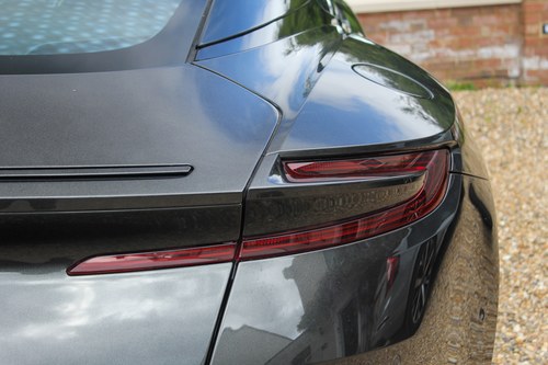 2017 Aston Martin DB11 Launch Edition - AMR Upgrade Te koop (foto 94 van 151)