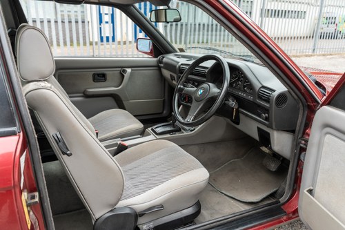 1990 BMW 316i Lux Auto (E30) En venta (imagen 43 de 150)