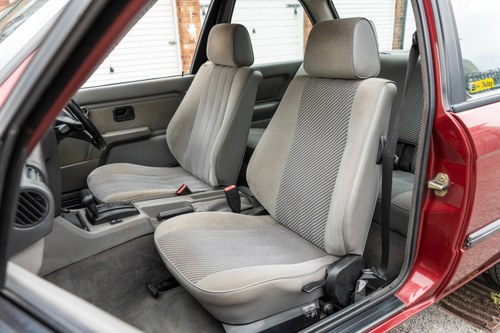 1990 BMW 316i Lux Auto (E30) En venta (imagen 63 de 150)