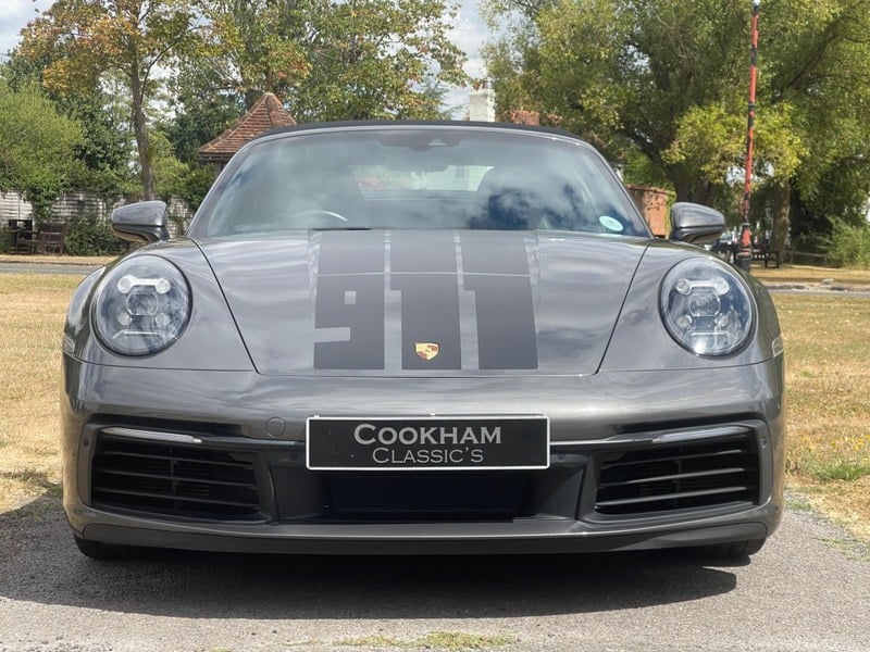 2019 Porsche 911 - 2 2019 Porsche 911 - 2
