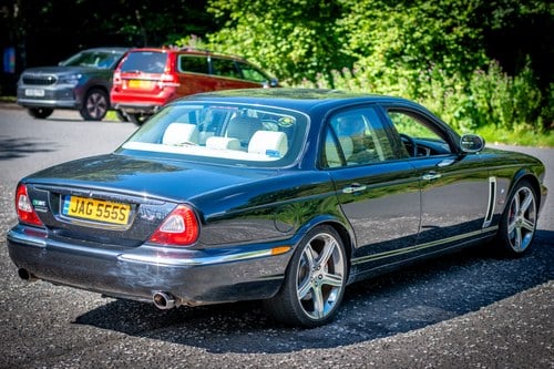 2007 Jaguar XJR 4.2L V8 Portfolio 1 of 100 X356 à vendre (picture 16 of 161)