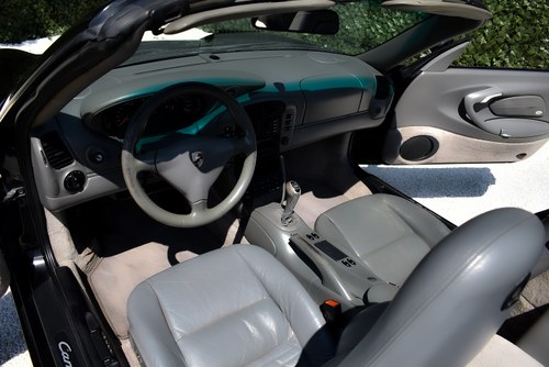 2001 Porsche 996 (911) Carrera Convertible 3,4L "Manual" à vendre (picture 26 of 74)