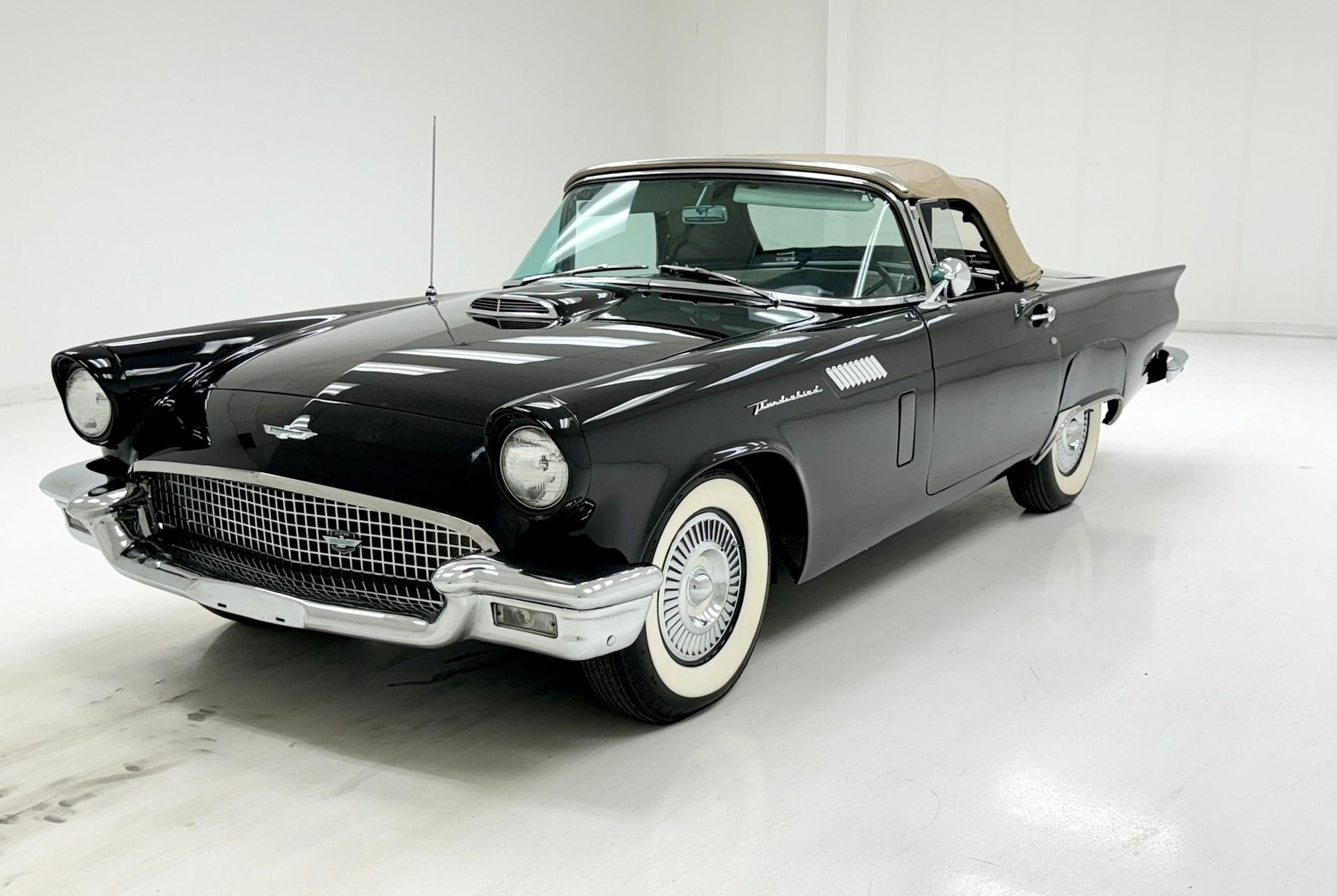 1957 Ford Thunderbird Roadster, foto 2