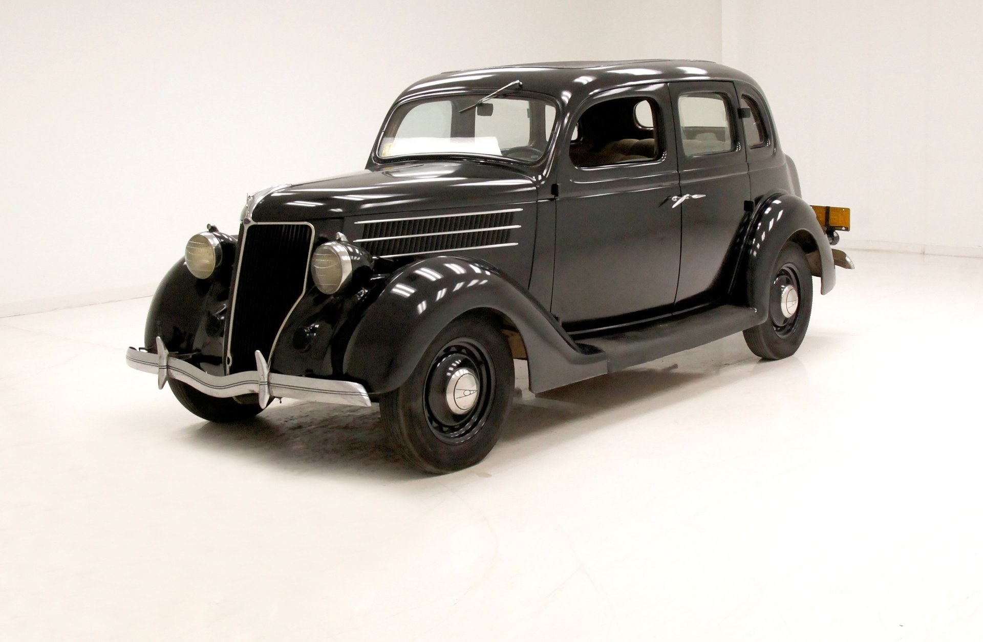 1936 Ford Fordor Standard Sedan, foto 1