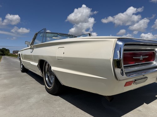 Ford Thunderbird 390 CI 6,4 L V8 de 1964 In vendita (immagine 67 di 93)