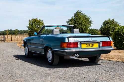 1984 Mercedes-Benz 280 SL R107 - 38,955 miles For Sale (picture 7 of 313)