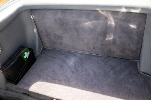 1984 Mercedes-Benz 280 SL R107 - 38,955 miles For Sale (picture 75 of 313)