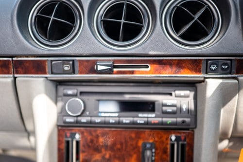 1984 Mercedes-Benz 280 SL R107 - 38,955 miles For Sale (picture 94 of 313)