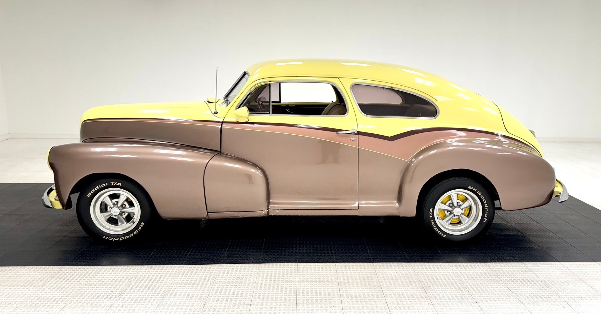 1947 Chevrolet Fleetline Aero Sedan, foto 2