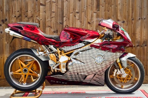 2001 MV Agusta F4 750 by John Tooze of Born To Be Wild till salu (bild 39 av 124)