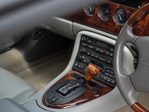 2002 Jaguar XKR V8 X100 Te koop (foto 11 van 282)