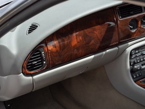 2002 Jaguar XKR V8 X100 Te koop (foto 42 van 282)