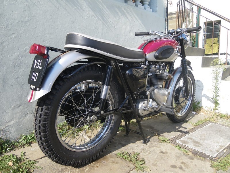 1960 TRIUMPH TROPHY TR6R - 2 1960 TRIUMPH TROPHY TR6R - 2
