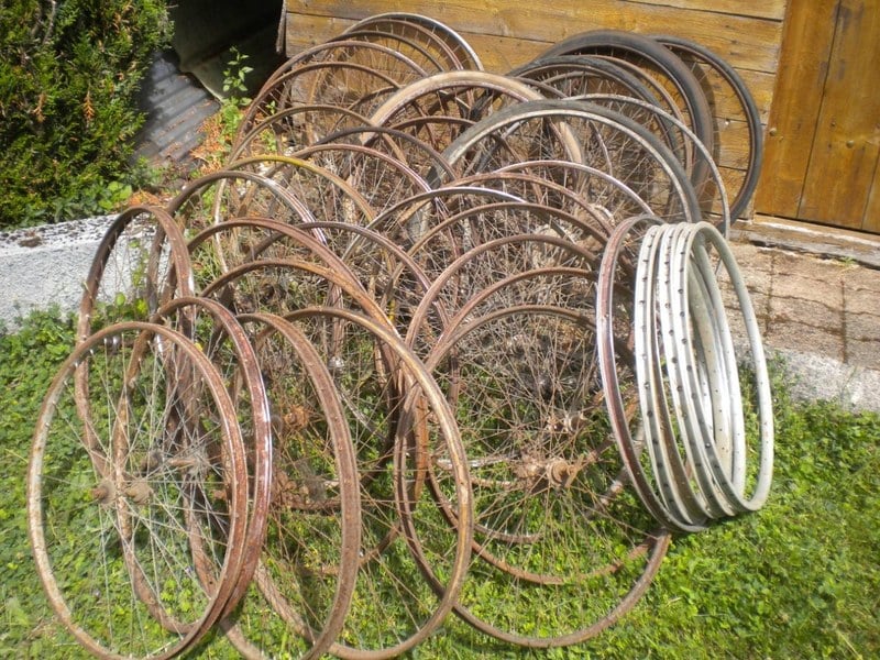 LOT DE 80 ROUES vélos , cycles - 1 LOT DE 80 ROUES vélos , cycles - 1