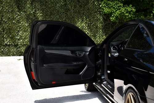 2014 Mercedes-Benz C63 AMG Coupe 6,3L V8 Te koop (foto 17 van 73)