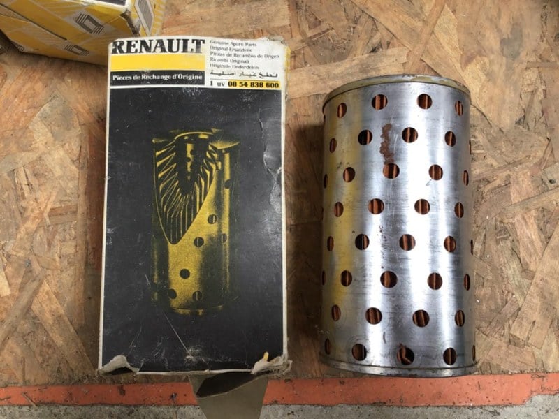 RENAULT 8 (R8) - 2 RENAULT 8 (R8) - 2