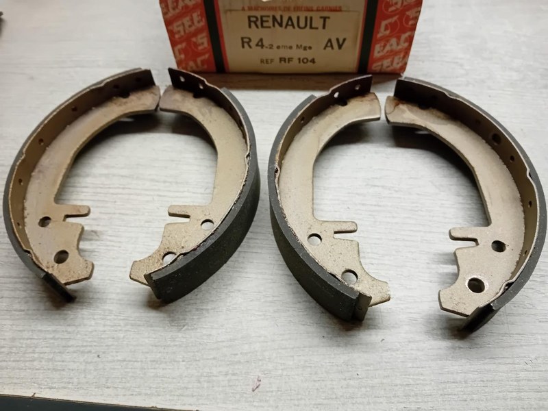 RENAULT 4 (R4) - 1 RENAULT 4 (R4) - 1