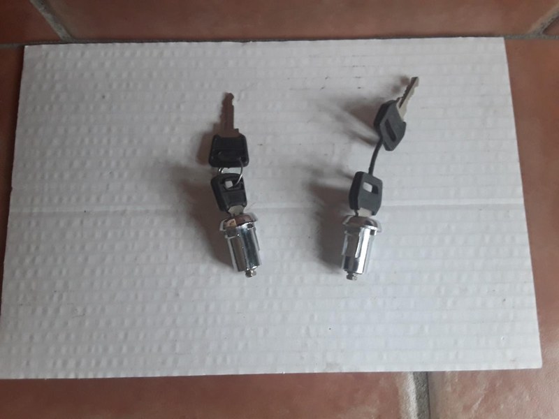 PEUGEOT 204 - 1 PEUGEOT 204 - 1