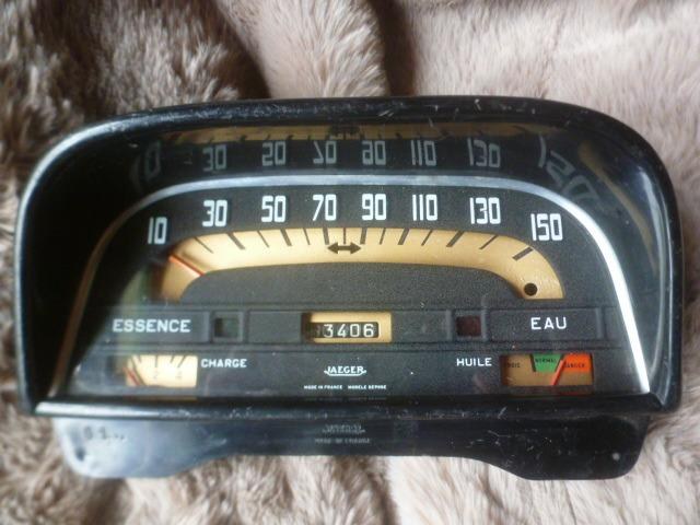 RENAULT Dauphine - 1 RENAULT Dauphine - 1