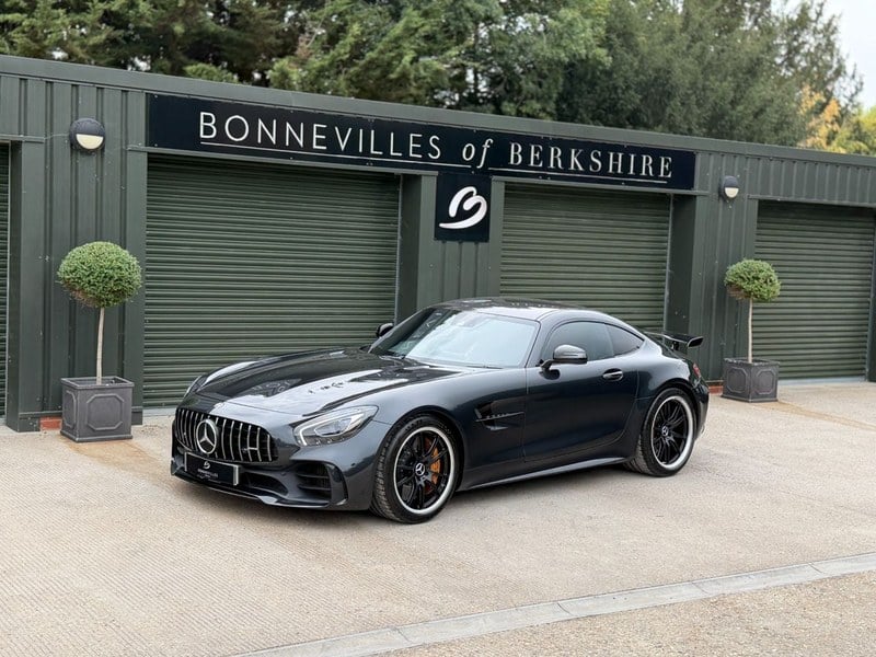 2017 Mercedes AMG GT - 1 2017 Mercedes AMG GT - 1