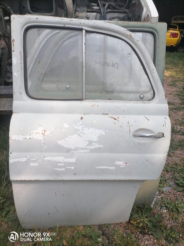RENAULT Dauphine - 1 RENAULT Dauphine - 1