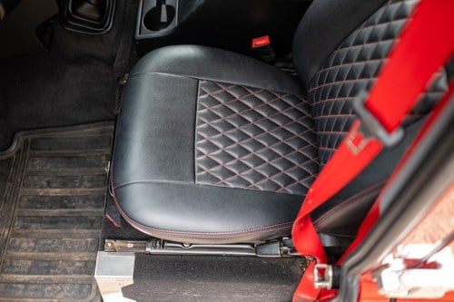 2014 Land Rover Defender à venda (imagem 58 de 213)