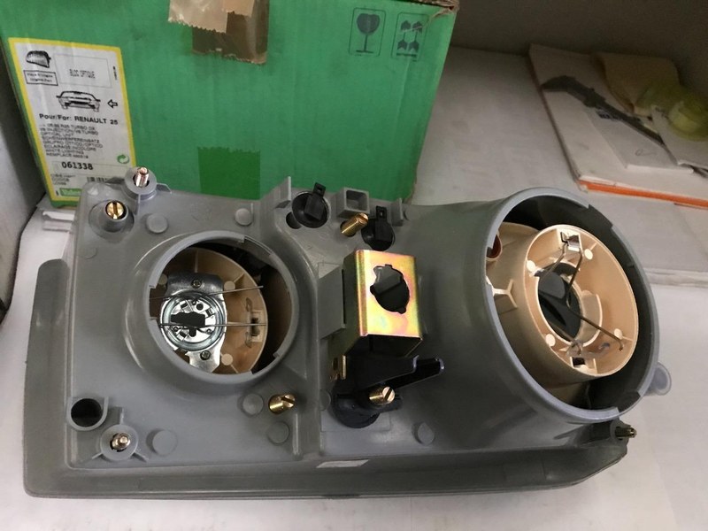 RENAULT 25 (R25) - 2 RENAULT 25 (R25) - 2