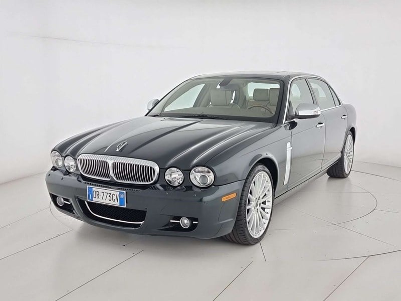 2008 Daimler Super Eight - 1 2008 Daimler Super Eight - 1