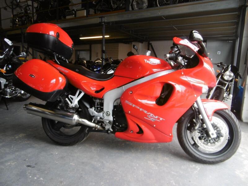 1999 Triumph Sprint 900 - 1 1999 Triumph Sprint 900 - 1