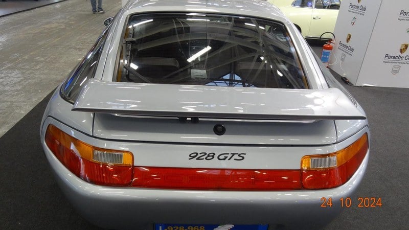 PORSCHE 928 - 2 PORSCHE 928 - 2