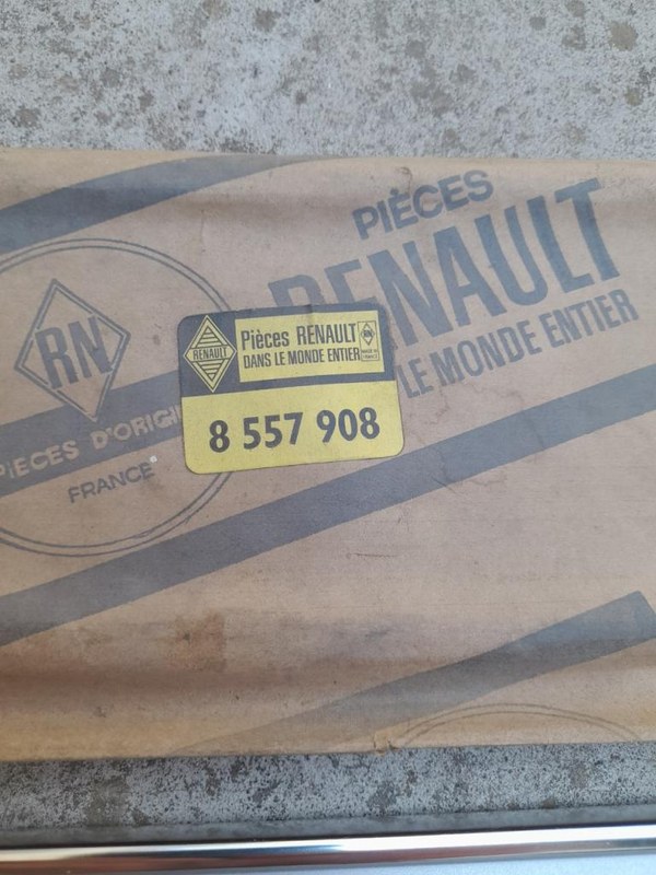 RENAULT 10 (R10) - 2 RENAULT 10 (R10) - 2